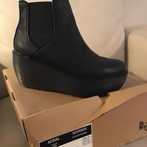 Rare Dr Martens “Aerial” wedge boot in black size 8 (womens)
